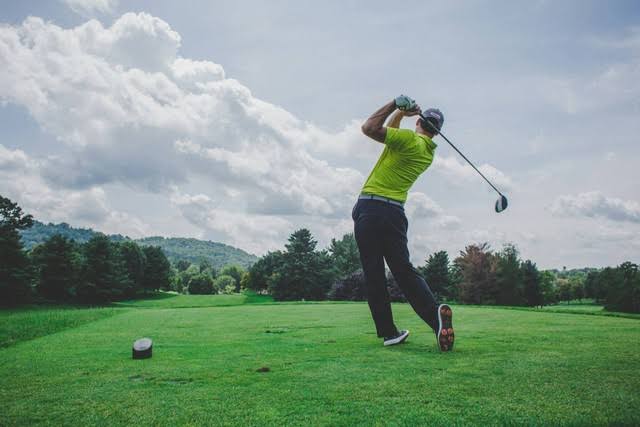 Etiket Golf: Panduan Lengkap untuk Bermain dengan Santun